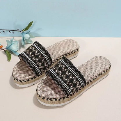 Patterned Sandals Platform Slide