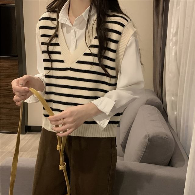 Vest Knit V-Neck Striped
