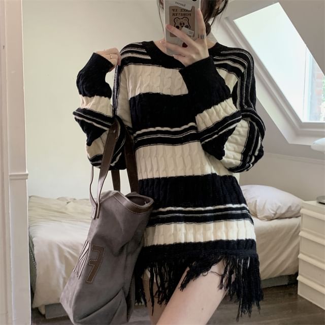 Loose-Fit Striped Sweater Frayed