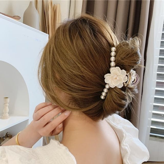 Faux Clamp Floral Acrylic Hair Pearl