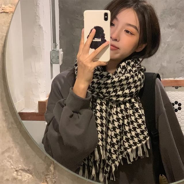 Houndstooth Scarf Knit