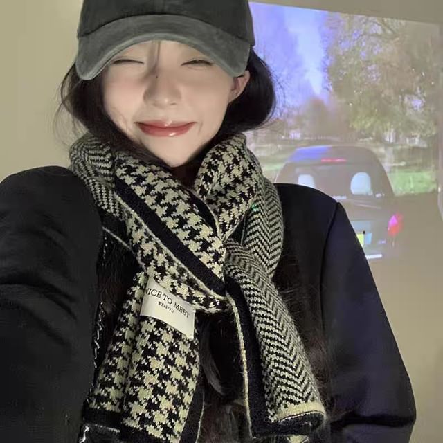 Houndstooth Scarf Knit