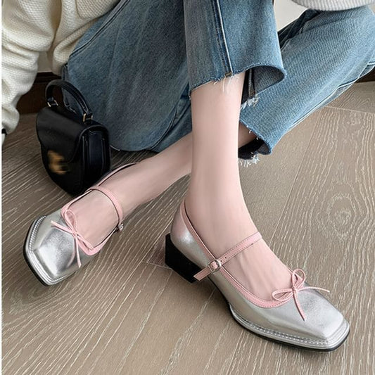 Sample Square Toe Bow Mary Jane Pumps