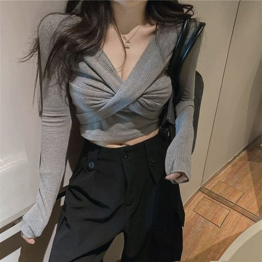 Long-Sleeve Slim Crop Knot Fit Top V-Neck