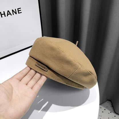 Beret Lettering