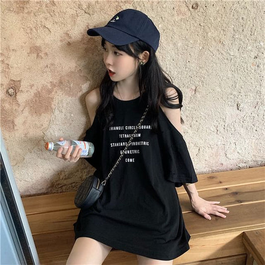 Lettering Print T-Shirt 3/4-Sleeve Cold Crew Neck Shoulder