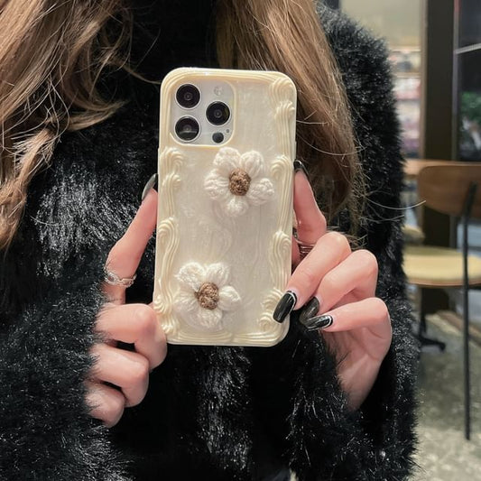Yarn Floral Case Phone
