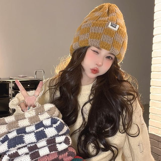 SampleLettering Applique Checker Knit Beanie