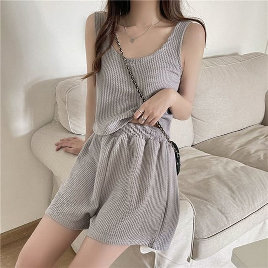Elastic + Set: Sweat Plain Tank Scoop Top Neck Waist Shorts