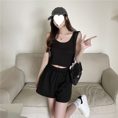 Elastic + Set: Sweat Plain Tank Scoop Top Neck Waist Shorts