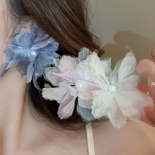 Faux Pearl Floral Mesh Ear Stud