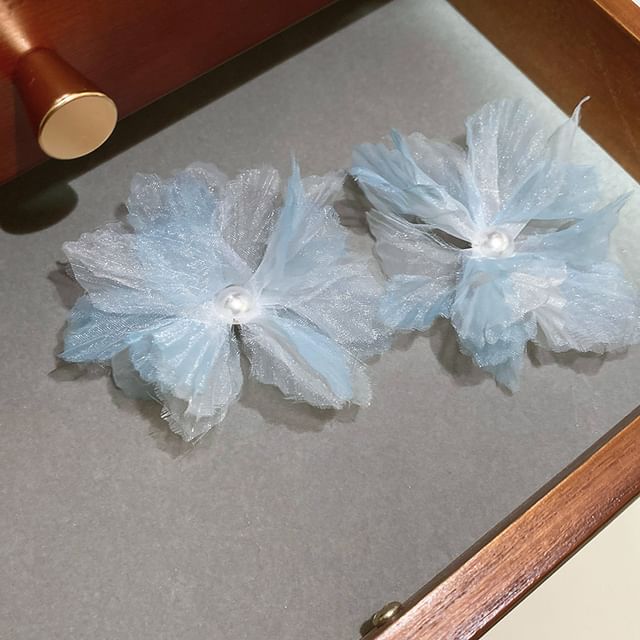 Faux Pearl Floral Mesh Ear Stud