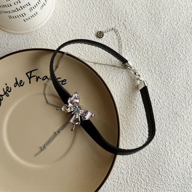 Choker Alloy / Faux Butterfly Threader Leather Earring