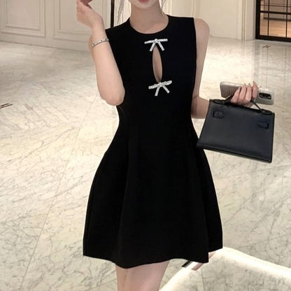 Wholesale SampleSleeveless Round Neck Plain Rhinestone Bow Cutout Mini A-Line Dress