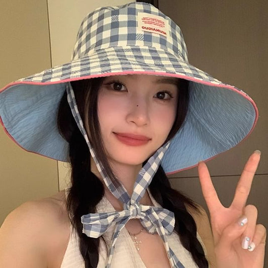 Bucket With Checkered Pattern Strap Chin Hat