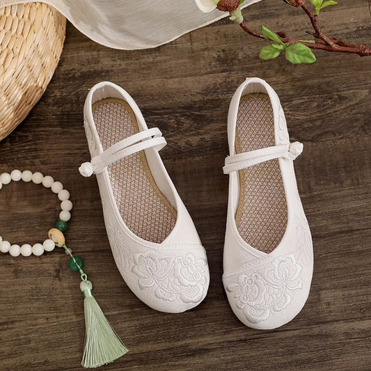 Flats Buttoned Frog Plain