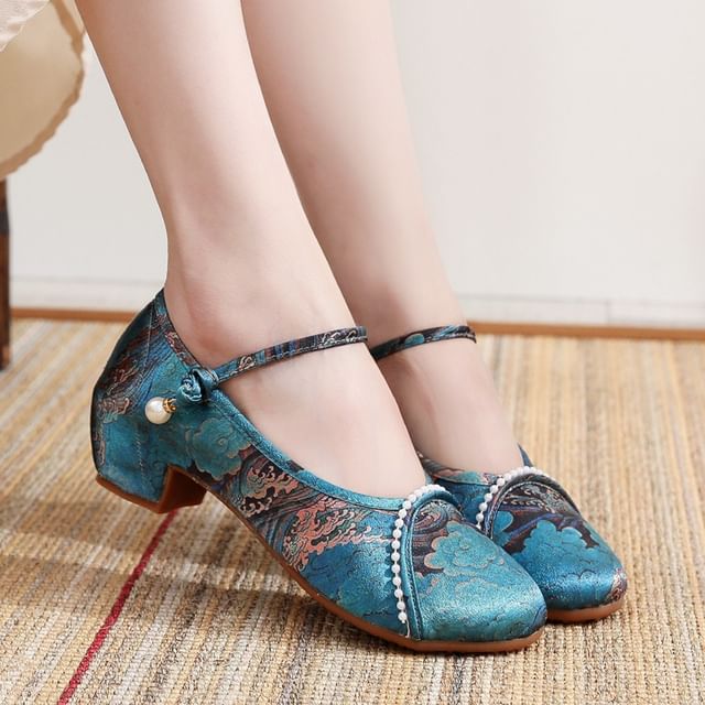 Embroidered Sandals Textile Heel Low