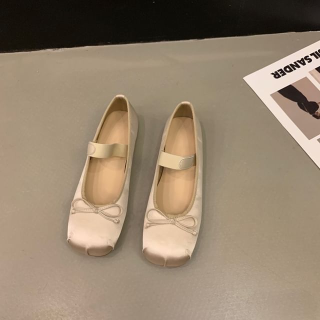 Jane Flats Toe Bow Mary Square