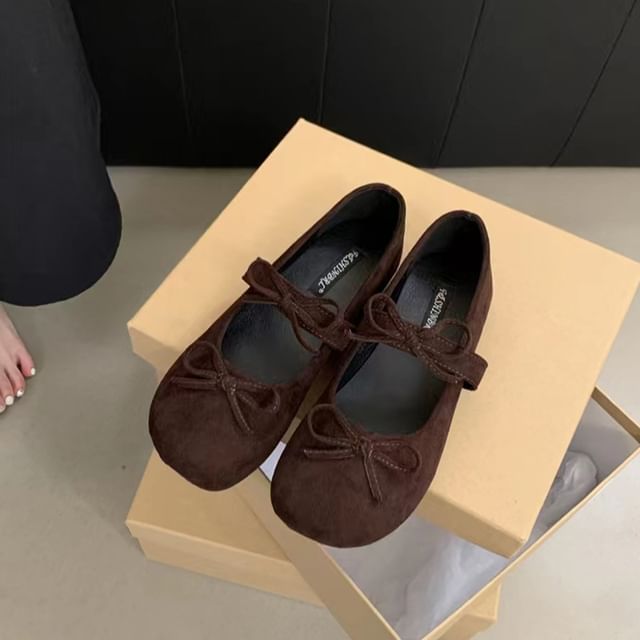 Jane Plain Accent Bow Mary Flats