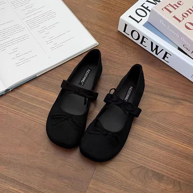 Jane Plain Accent Bow Mary Flats