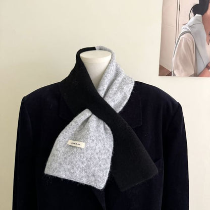 Two-Tone Knit Scarf