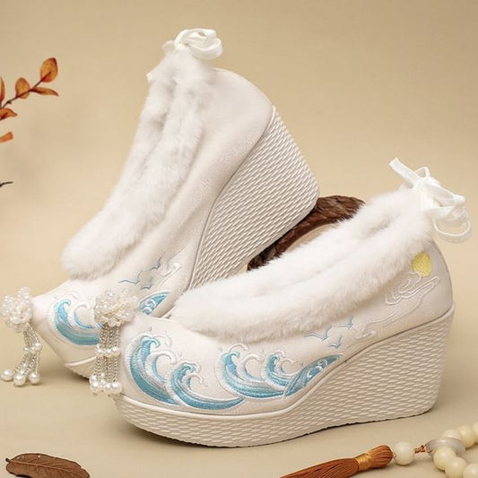 Embroidered Fleece-Lined Heel Wedge Pumps