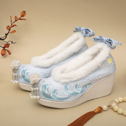 Embroidered Fleece-Lined Heel Wedge Pumps