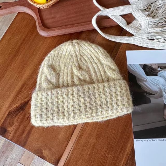 Beanie Knit Cable Plain