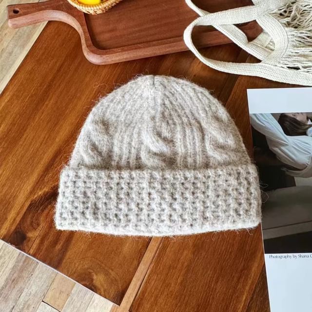 Beanie Knit Cable Plain