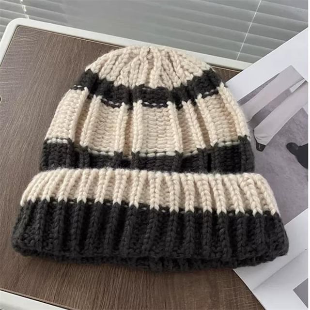/ Plain Striped Ribbed Beanie