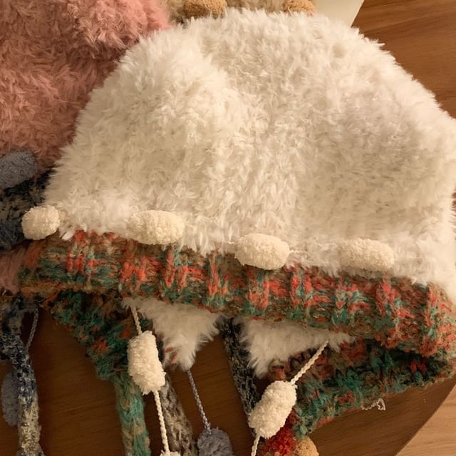 Ear Knit Panel Fluffy Bear Hat