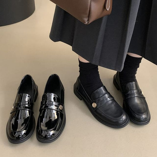 SampleFaux Leather / Patent Leather Penny Loafers