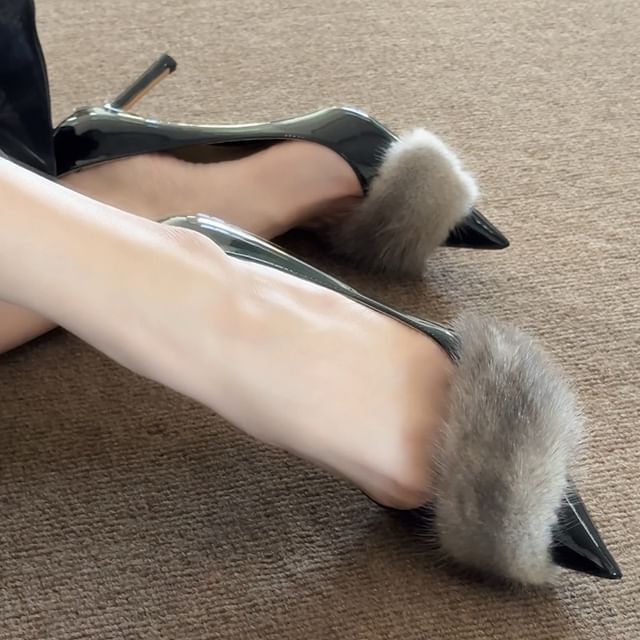 Sample Pointed Toe Faux Fur Panel Patent Leather Stiletto Pumps
