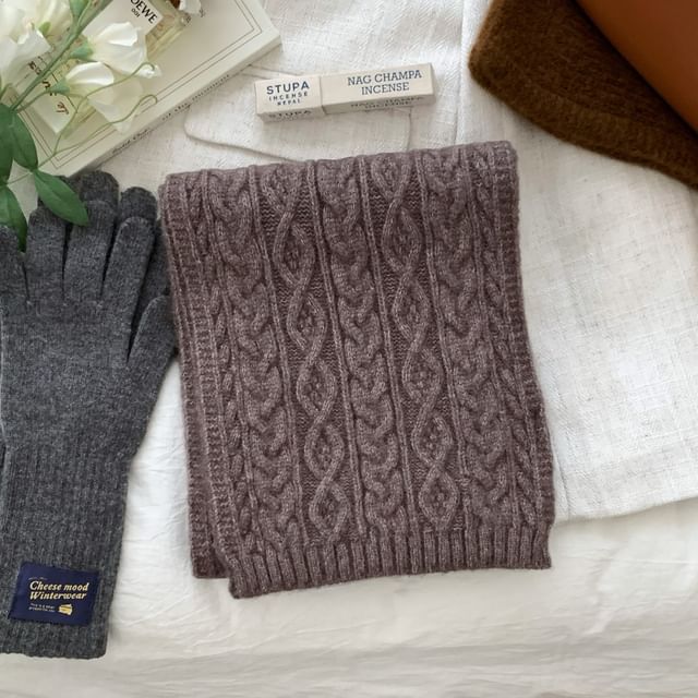 Cable-Knit Plain Scarf