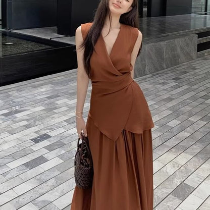 Asymmetrical Elastic Top + Plain Waist V-Neck Set: Maxi Tank