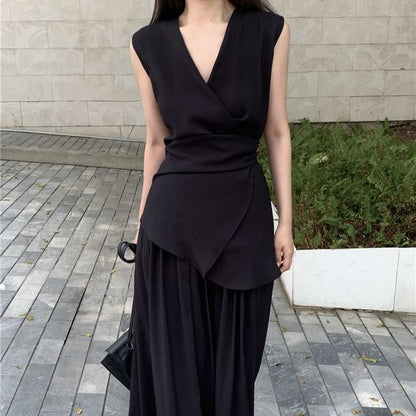 Asymmetrical Elastic Top + Plain Waist V-Neck Set: Maxi Tank