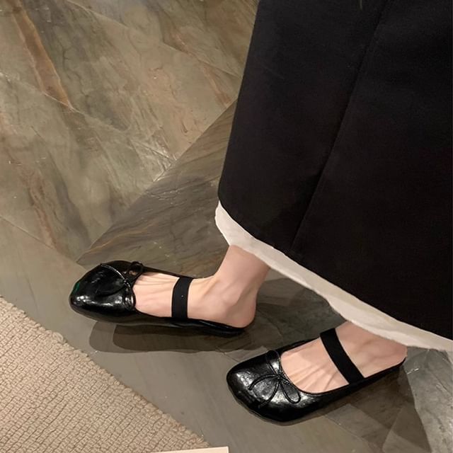 Sample Faux Leather Plain Bow Ballet Flats