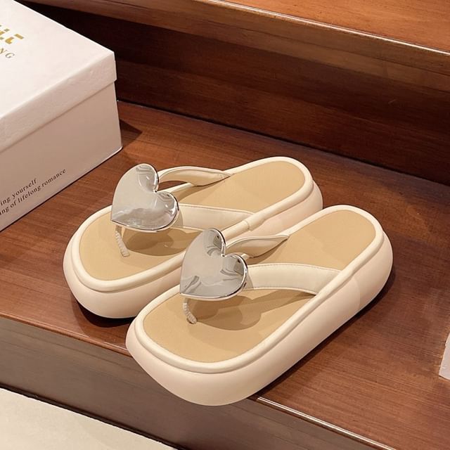 Heart Accent Flops Platform Flip