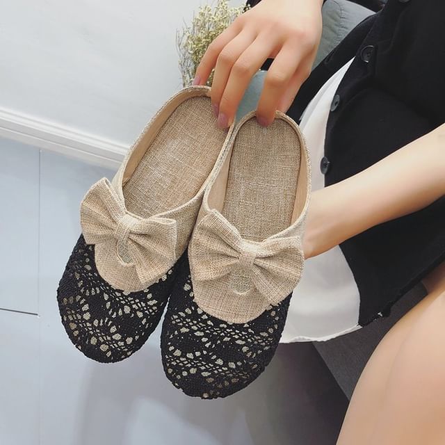 Cutout Round Bow Toe Mules