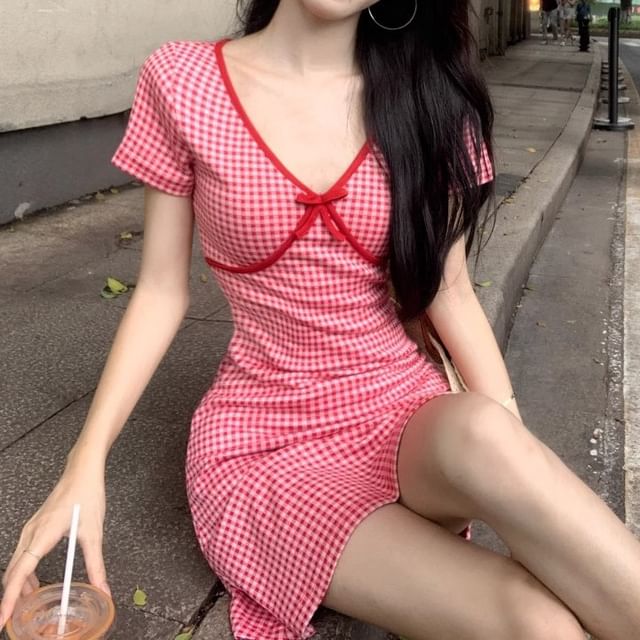 Dotted V-Neck Mini A-Line Dress Short-Sleeve