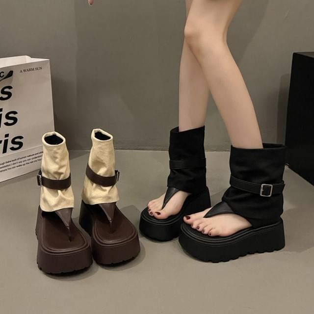 Boots Short Platform Thong