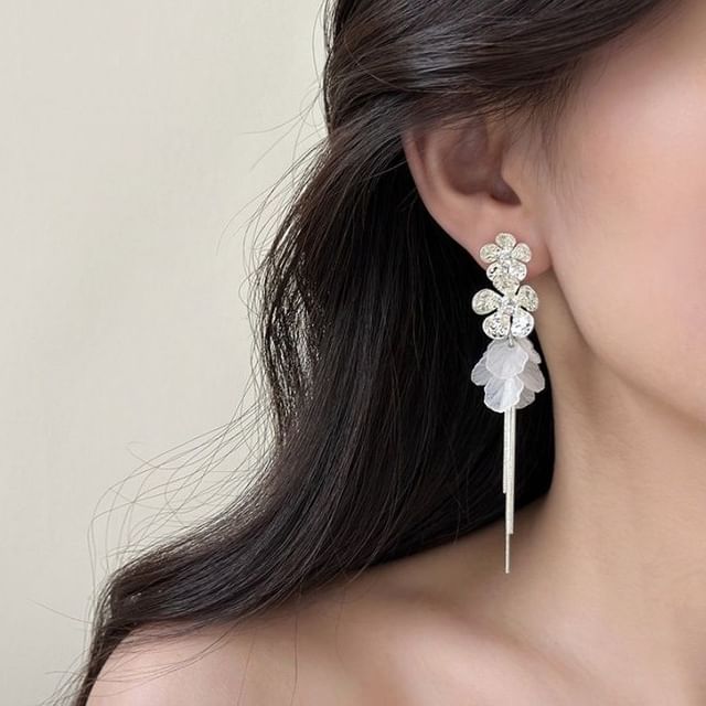 Drop Shell Earring Fringed Flower