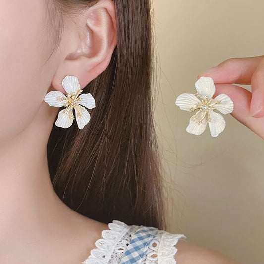Statement Alloy Floral Earring
