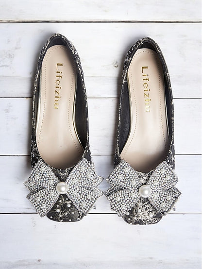 Bow Pearl-Embellished Detail with and – Gold Pumps Black