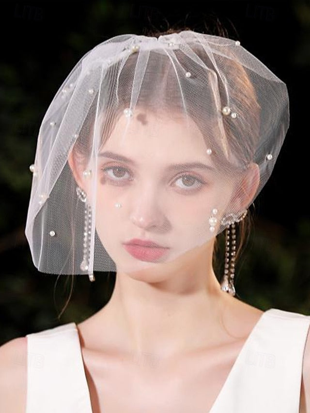 Short Veil Pearl with and Crystal Bridal – Embellishments