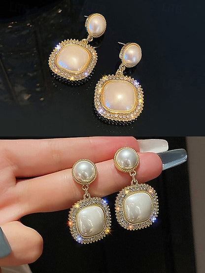 Elegant Detailing with – Gold-Plated Pearl Earrings Rhinestone