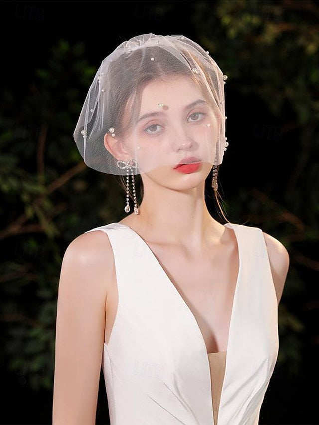 Short Veil Pearl with and Crystal Bridal – Embellishments
