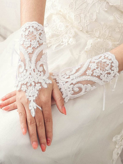 Fingerless White Elegant Bridal Gloves Vintage Lace – Wedding