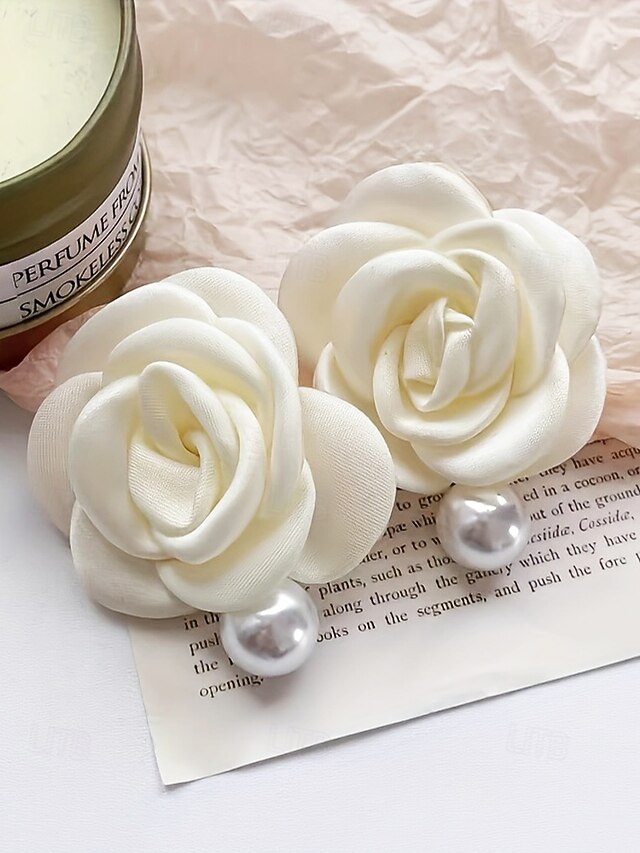Women's Elegant Faux Drop Stud Pearl Flower Earrings with