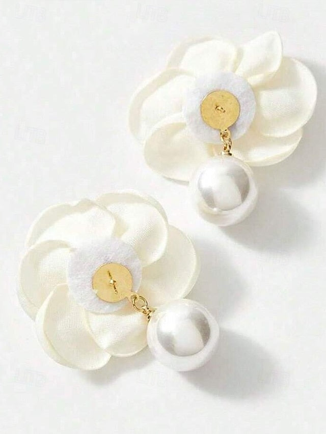 Women's Elegant Faux Drop Stud Pearl Flower Earrings with